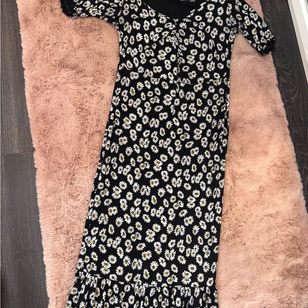 Boohoo Black and White Floral Maxi Dress